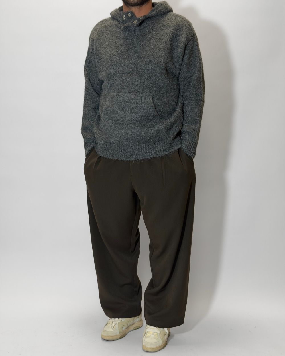 Maglione con cappuccio