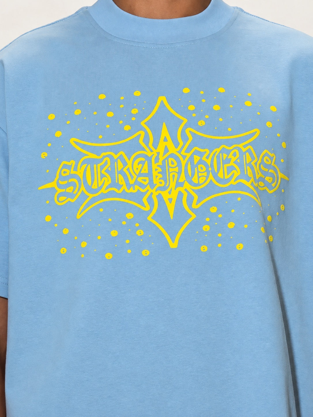 T-SHIRT STRANGERS