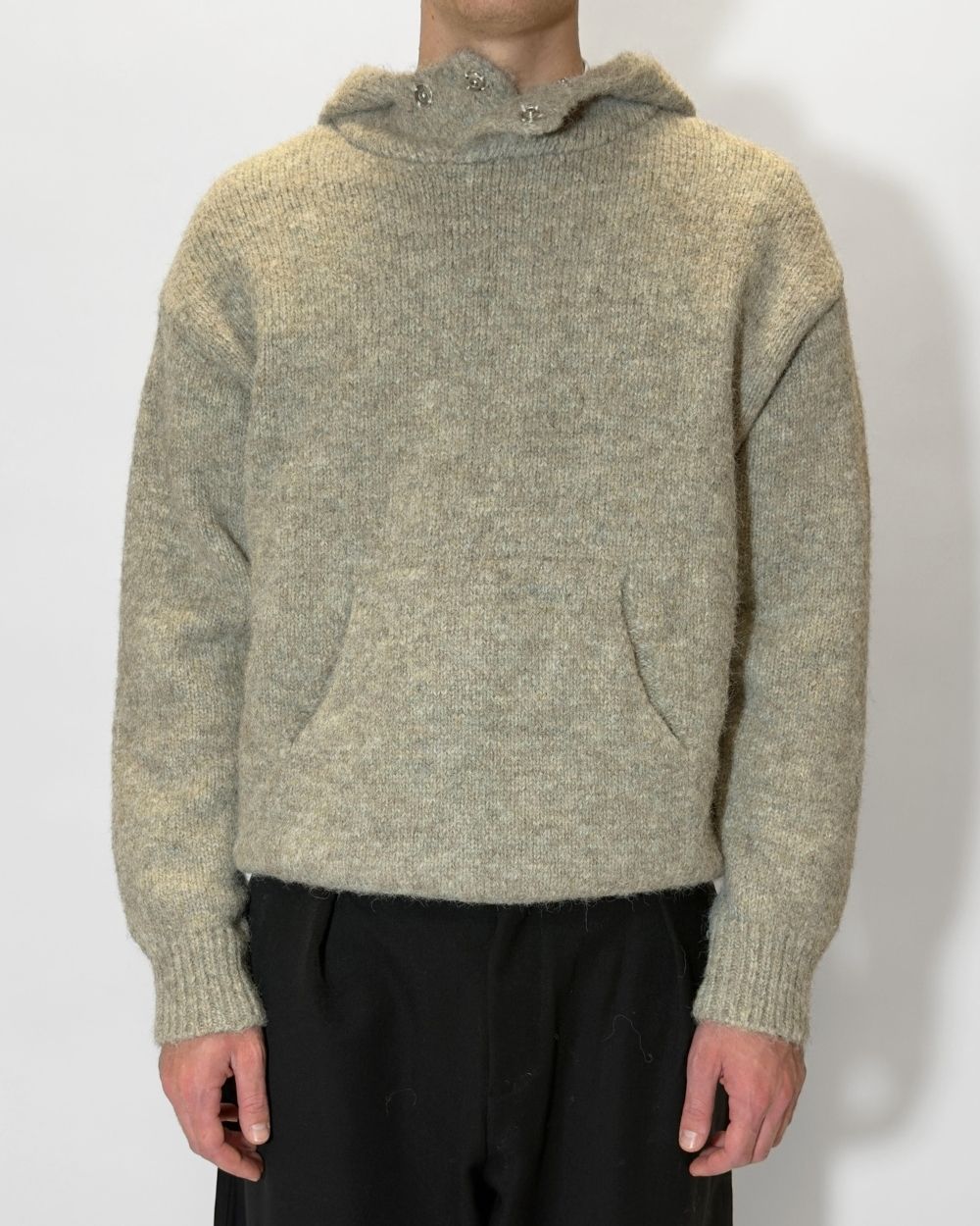 Maglione con cappuccio